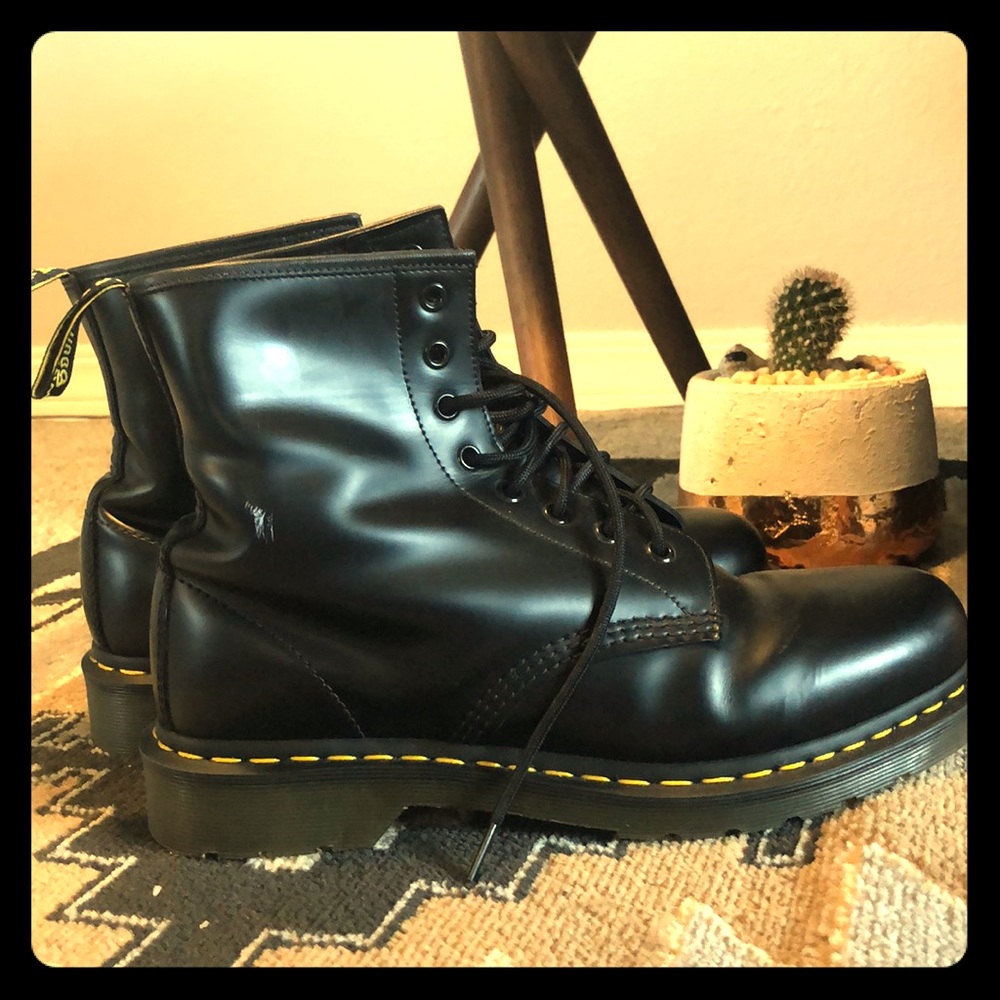 Dr. Martens class style boots - Men’s 11